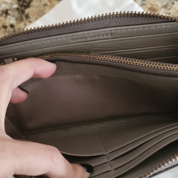 Marc Jacobs Gray Leather Wallet - Picture 7 of 16